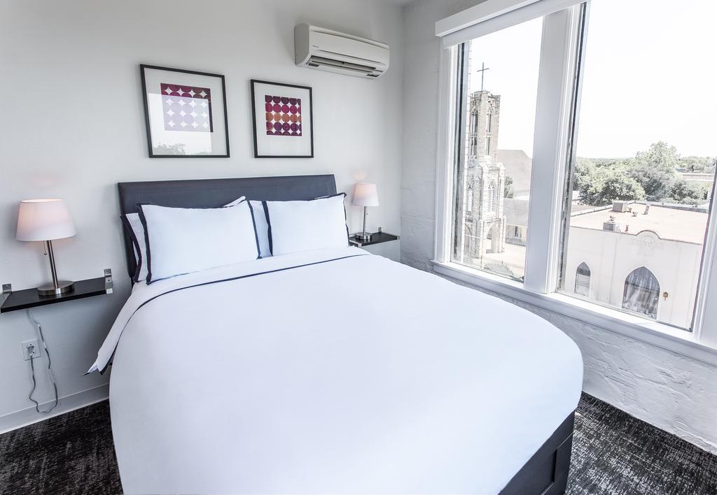 Park Plaza Hotel Seguin Rum bild